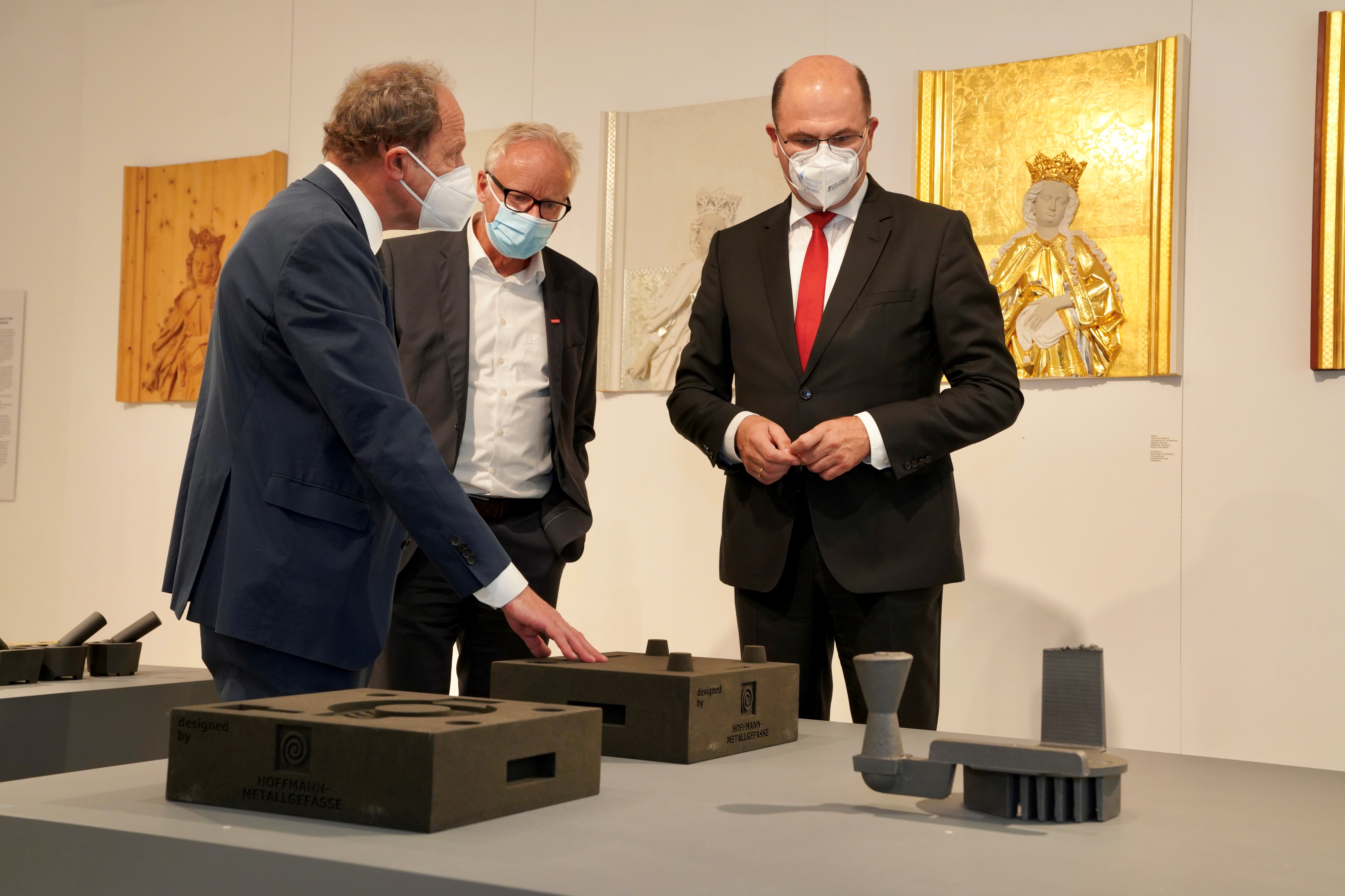 Heimatminister Albert Füracker bei der Ausstellungseröffnung