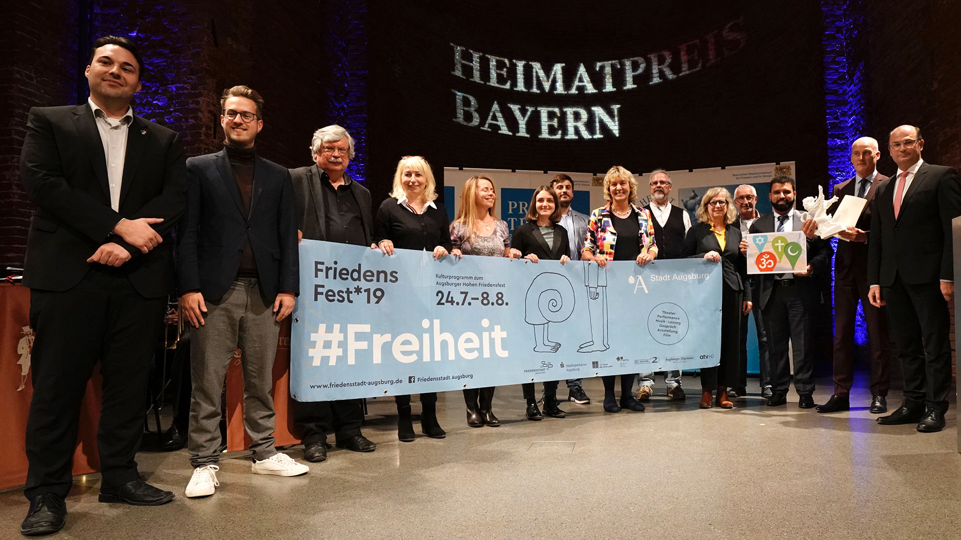 Heimatminister Füracker verleiht „Heimatpreis Südbayern“ an Augsburger Friedensfest Heimatminister Füracker verleiht „Heimatpreis Südbayern“ an Augsburger Friedensfest