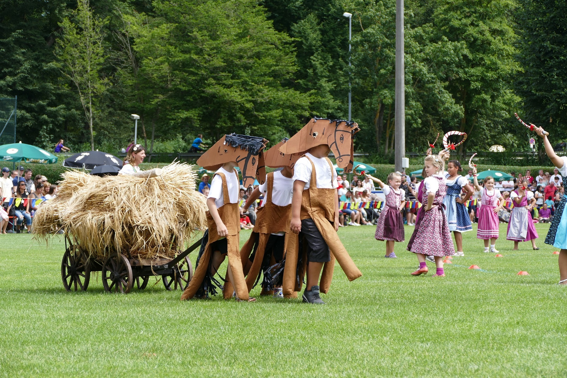 Kindertanz: Erste Ernte 1817